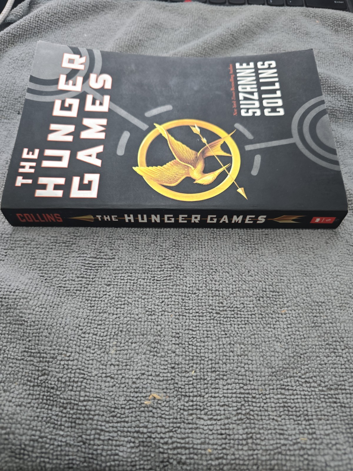 Hunger Games (Hunger Games, Book One) by Suzanne Collins (2010, Trade Paperback)