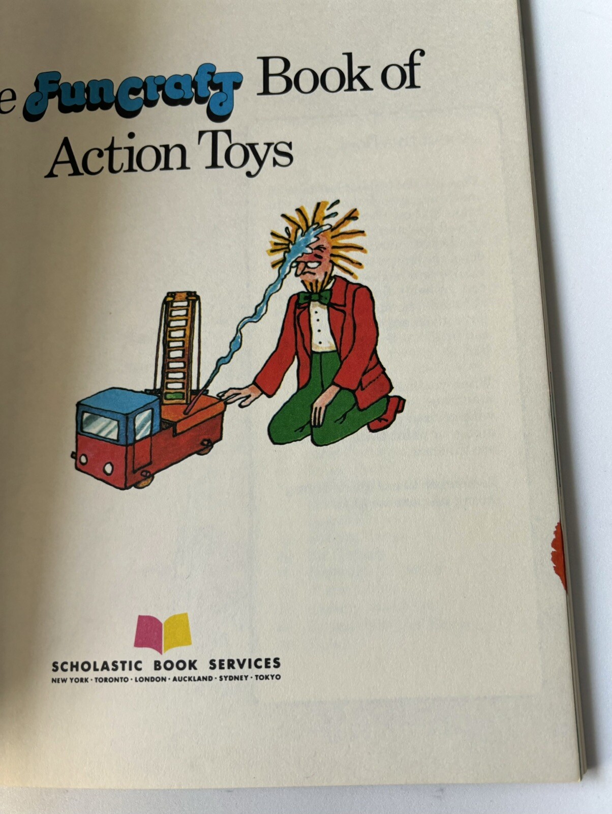 The FunCraft Book Of Action Toys – Scholastic, Inc. –  Heather Amery 1976 Crafts