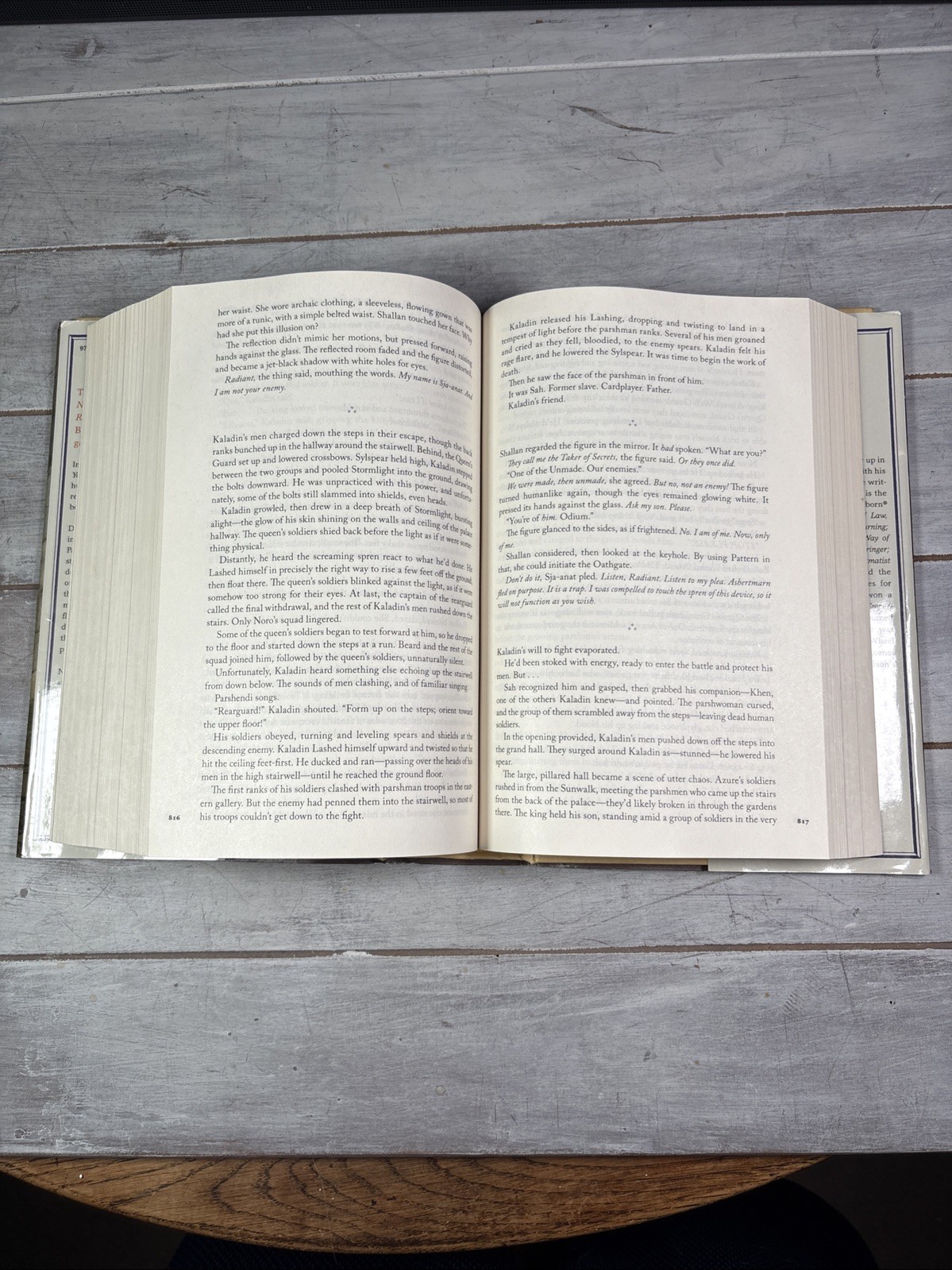 Oathbringer by Brandon Sanderson Hardcover – First Edition, 2nd Printing