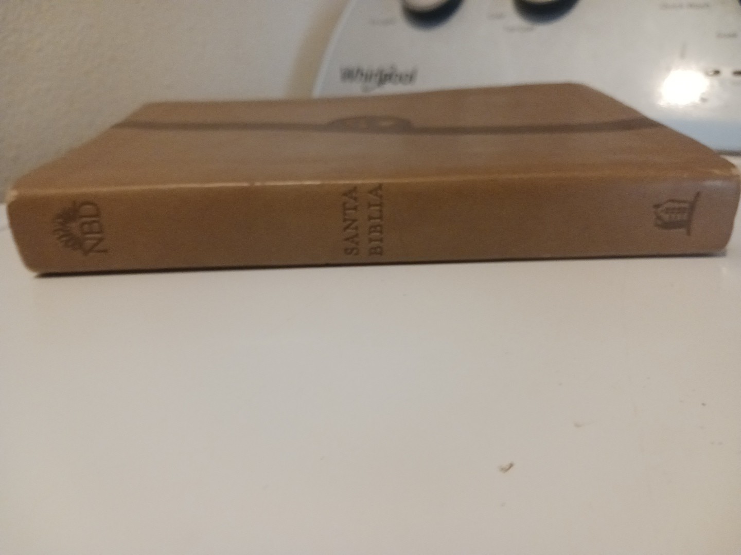 Biblia de Regalo N.B.D. Grupo Nelson Publishers 2008 Tan Soft Spanish Bible NBD