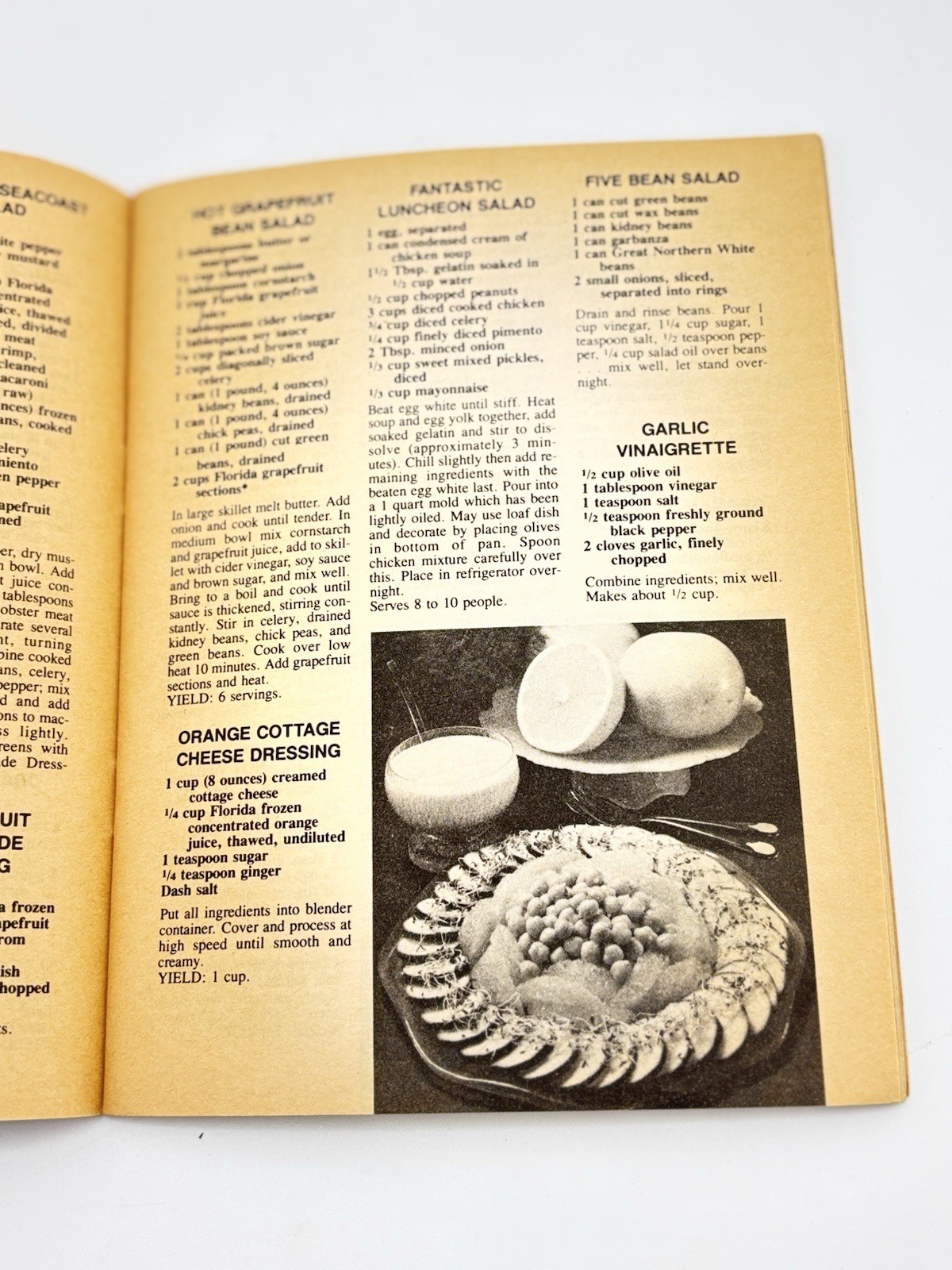Vtg Recipe Guide 300 Sensational Salads Lucinda Berry 1982 Booklet New York City