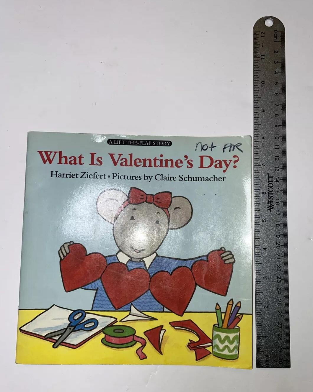 A Lift-The-Flap Story What is Valentine’s Day? by Harriet Ziefert PB
