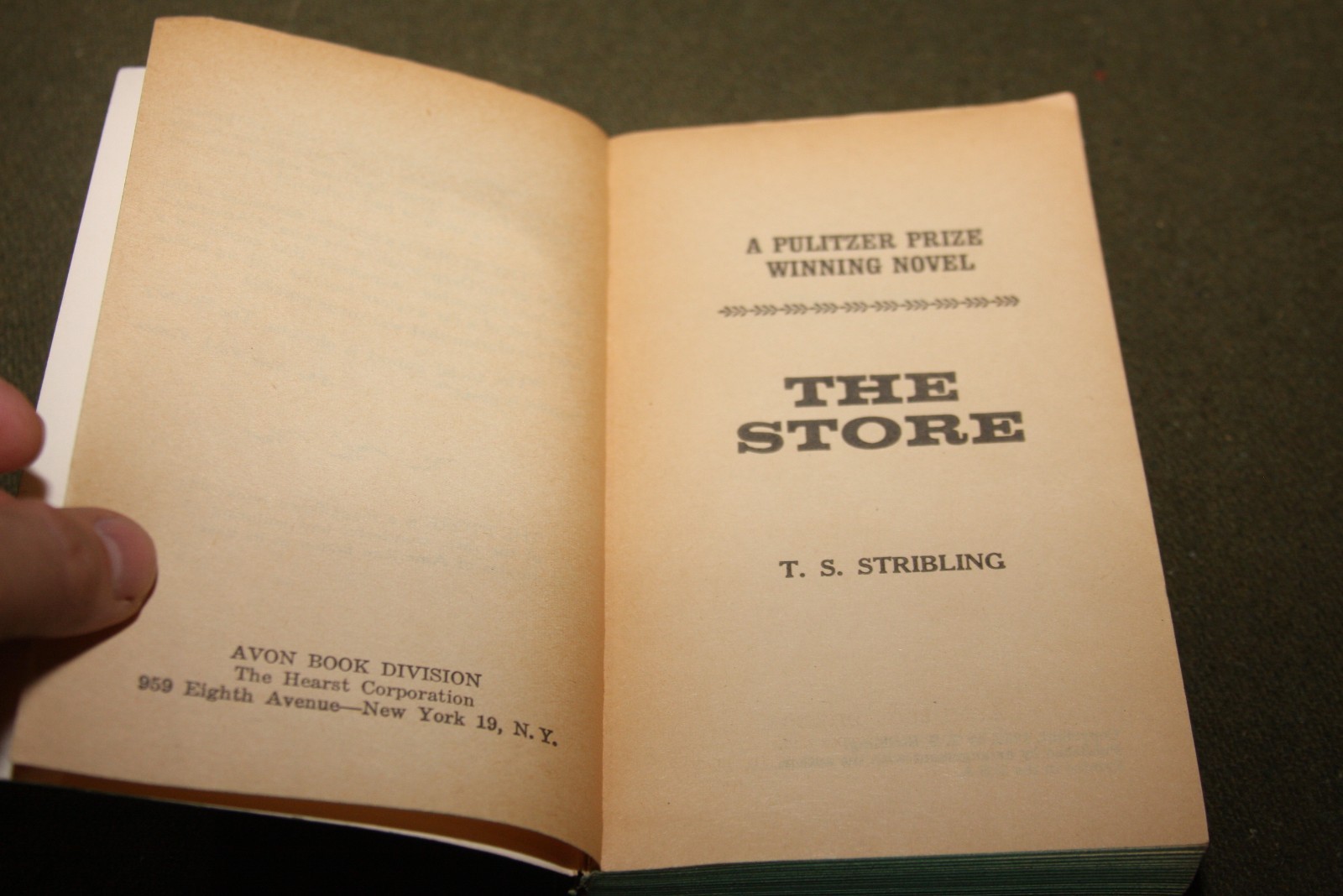 The Store by T. S. Stribling 1960’s PB Avon V-2046 1933 Pulitzer Prize Winner