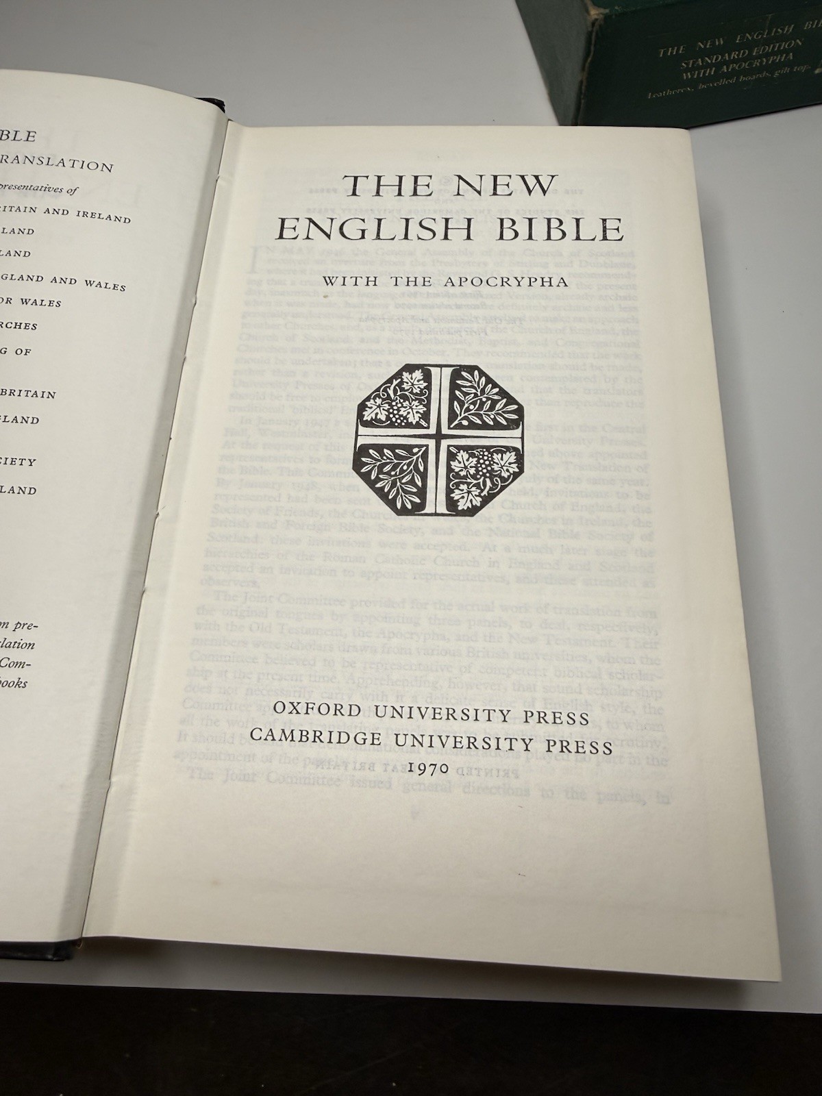 Oxford Cambridge NEB New English Bible Leatherex Apocrypha Bevelled Boards 65A