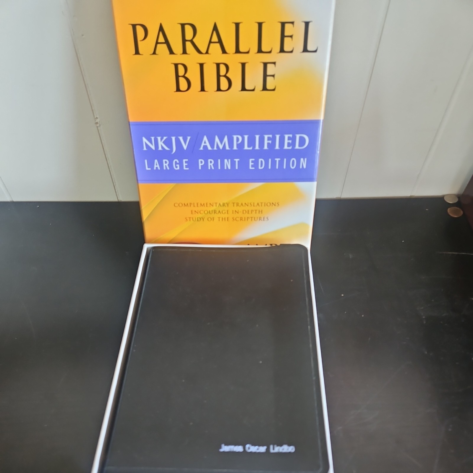Parallel Bible-PR-Am/NKJV by Hendrickson Publishers (2008, Bonded Leather)