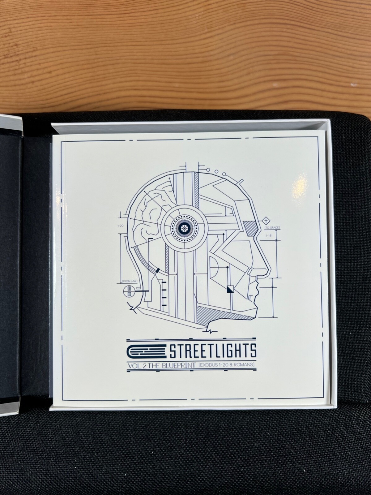 Streetlights Multimedia Bible, Vol. 2, The Blueprint – Exodus 1-20 & Romans Set