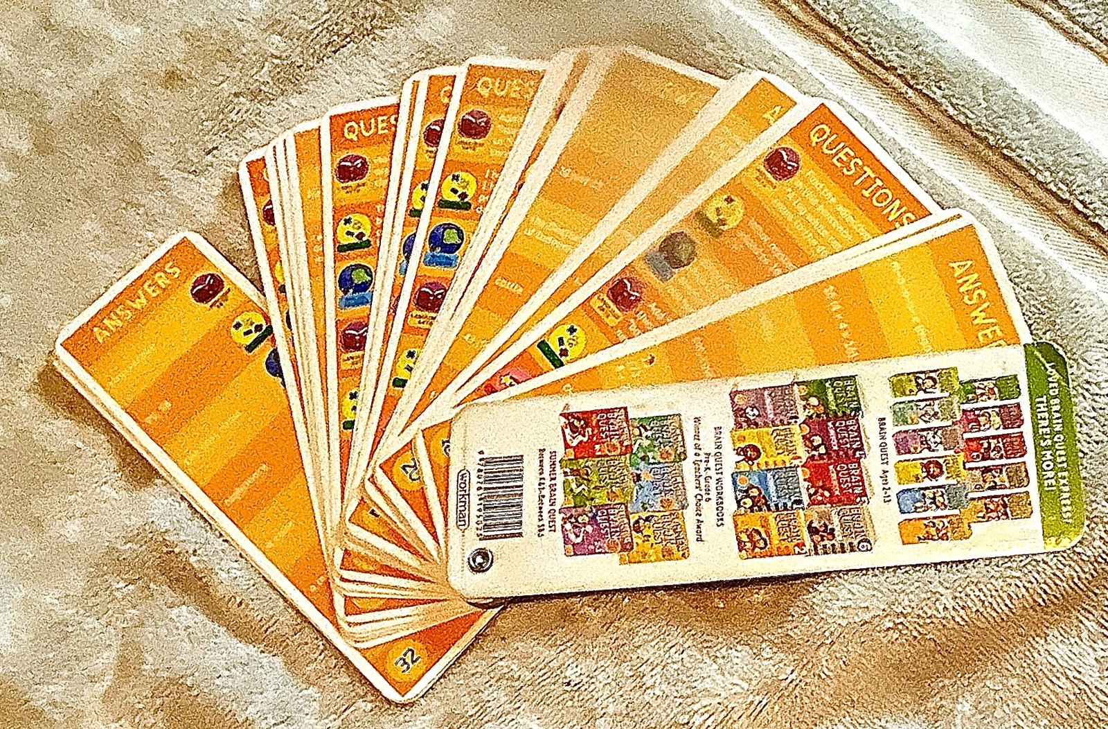 🔴Brain Quest Express🧠Grade 2🎓Workman Publishing❓Ages 7-8📕238🆓Questions📬Red