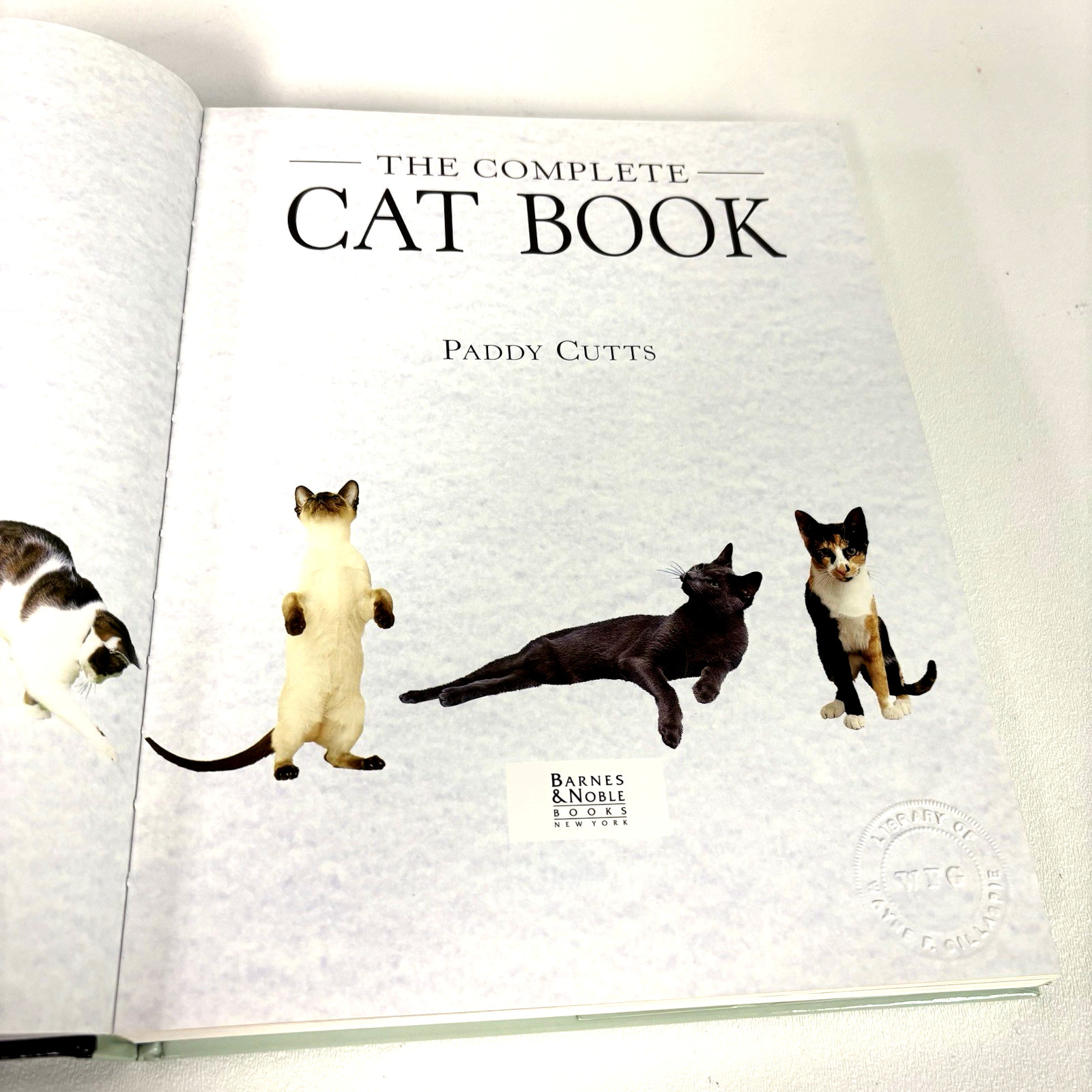 The Complete Cat Book by Paddy Cutts Hardcover First Edition 1994 With Cover