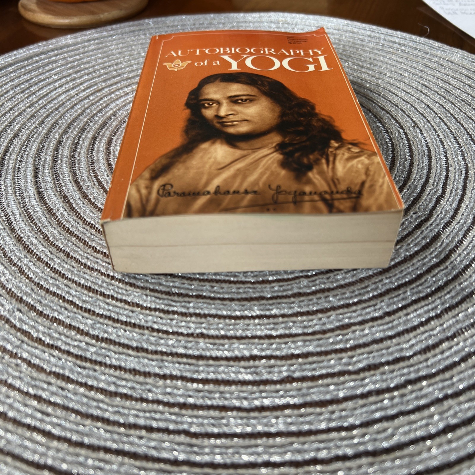 Autobiography of A Yogi by Paramahansa Yogananda Rare VTG 1974 Paperback Book