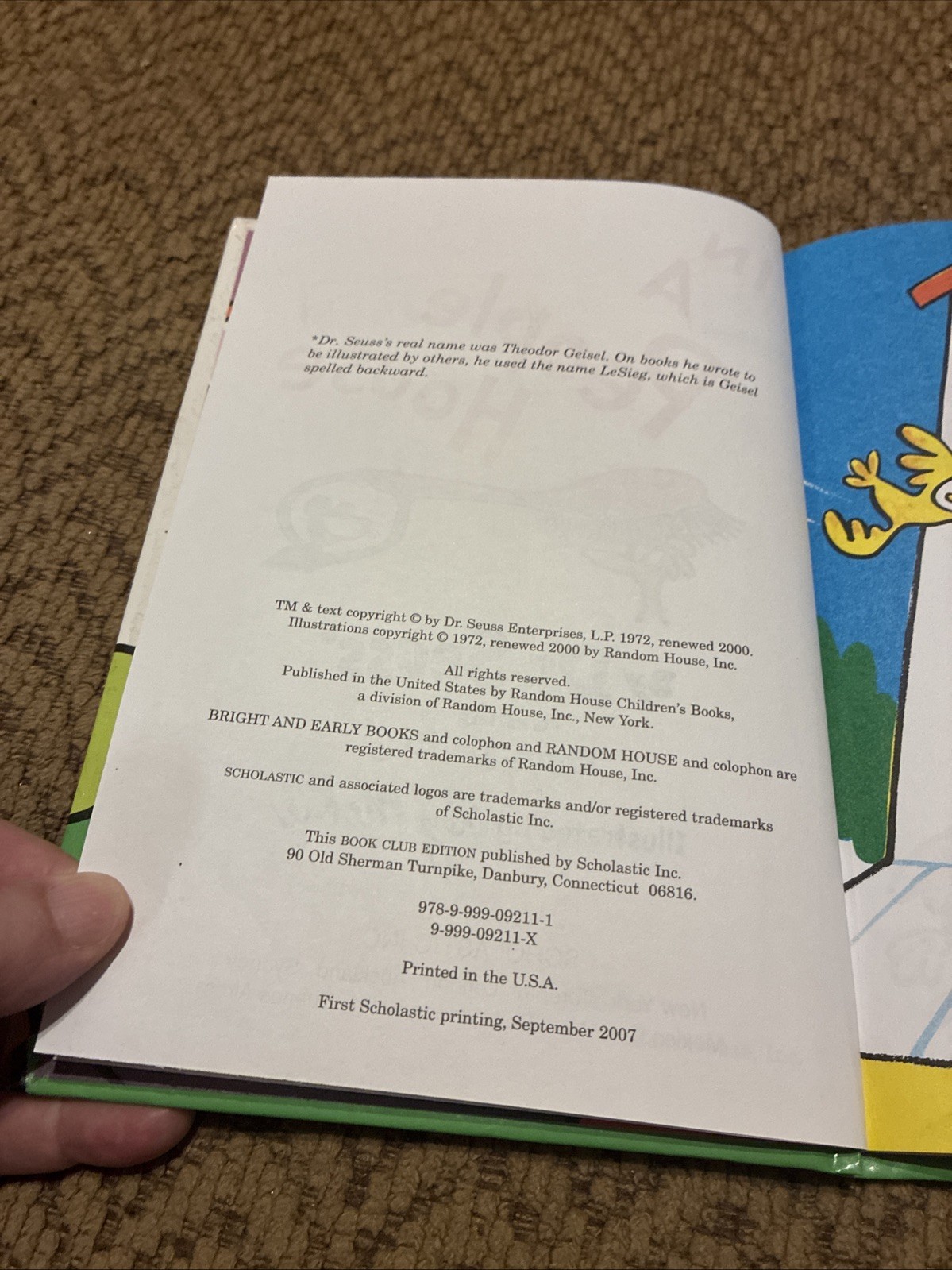 LN In a people house Dr. Seuss hardcover book 6.75″ x 9.25″