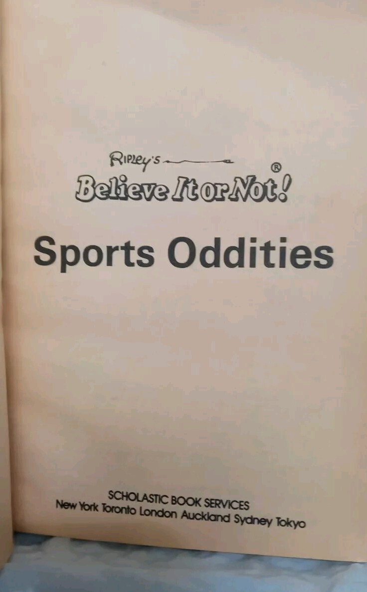 5 Vintage 1970’s Kids Sports Books Lot – NFL, MLB, Hank Aaron, Ripley’s