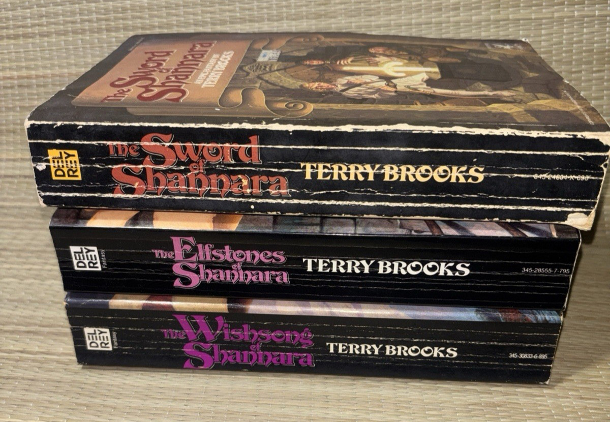 Mixed Lot of 32 PBs SCI-FI, Fantasy, Adventure, Novelization, Gremlins, VTG GOOD