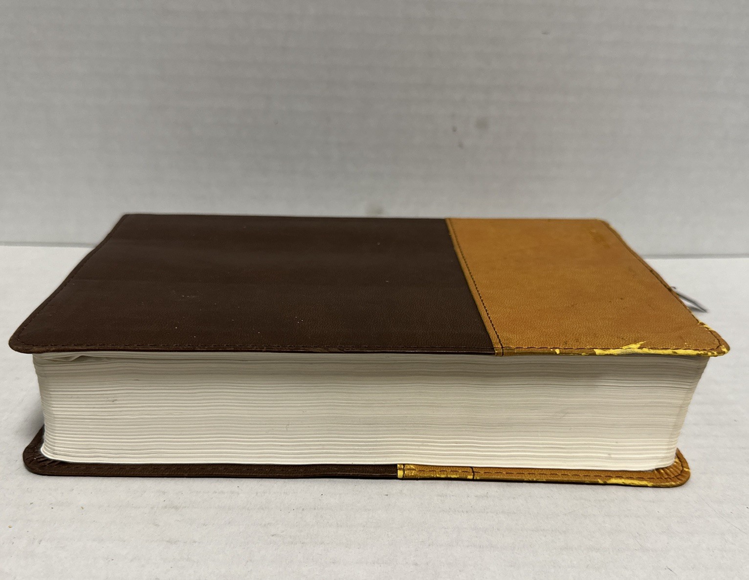 2011 NIV New International Version Pew Bible Large Print Zondervan Yellow Brown