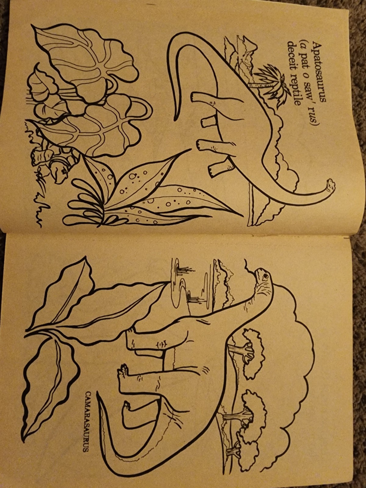Vintage 1987 Golden Dinosaurs Giant Coloring Book 92 Pages Left Uncolored VTG