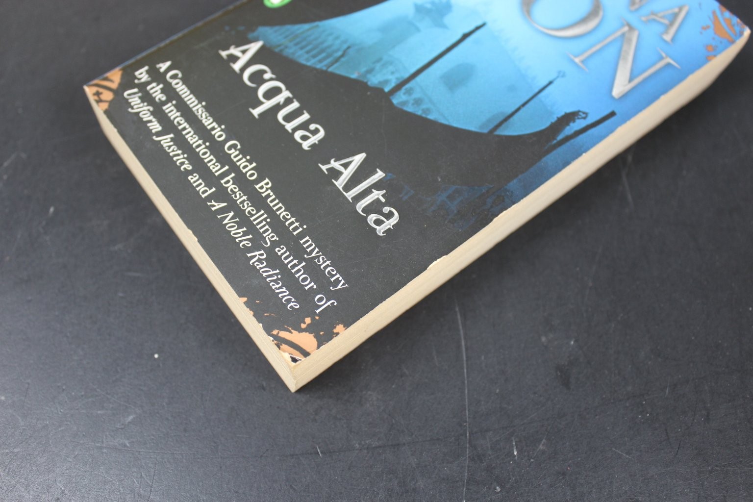 Acqua Alta Donna Leon 2004 Mystery Thriller Commissario Brunetti Penguin PV ~ VG