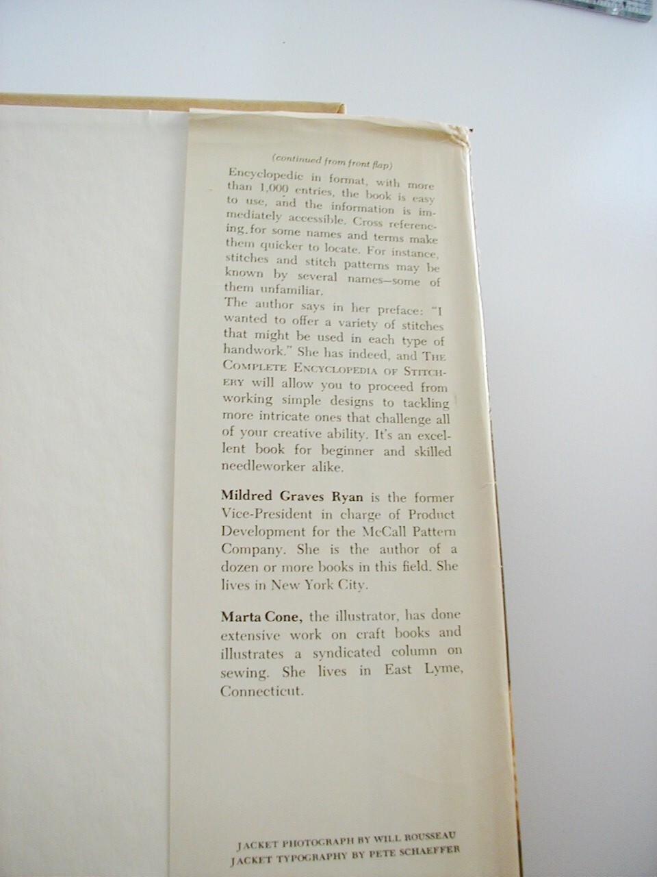 The Complete Encyclopedia of Stitchery Mildred Graves Ryan Hardcover Jacket 1979