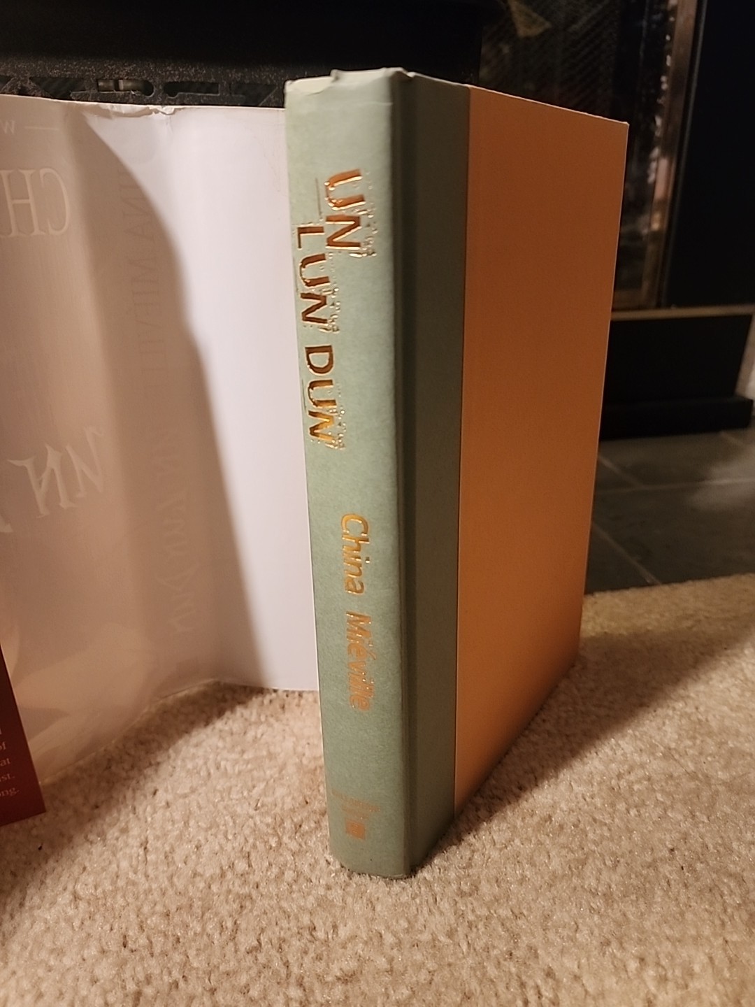 China Miéville SIGNED/Inscribed “Un Lun Dun” (2007) 1st Edition HCDJ