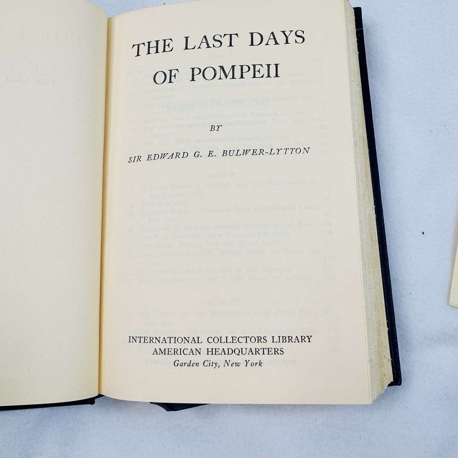 The Last Days of Pompeii by Bulwer-Lytton, International Collectors Library 1946