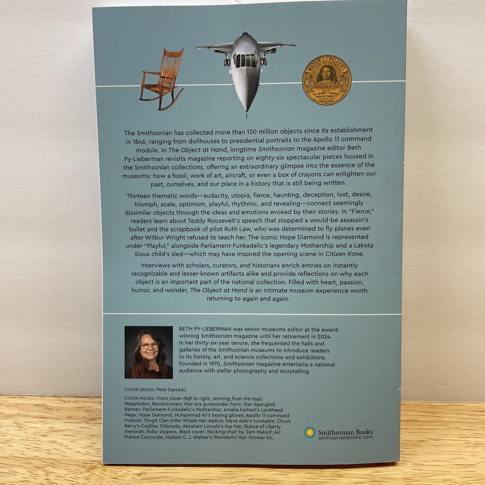 The Object at Hand: Intriguing and Inspiring Smithsonian Collection Book. Pb