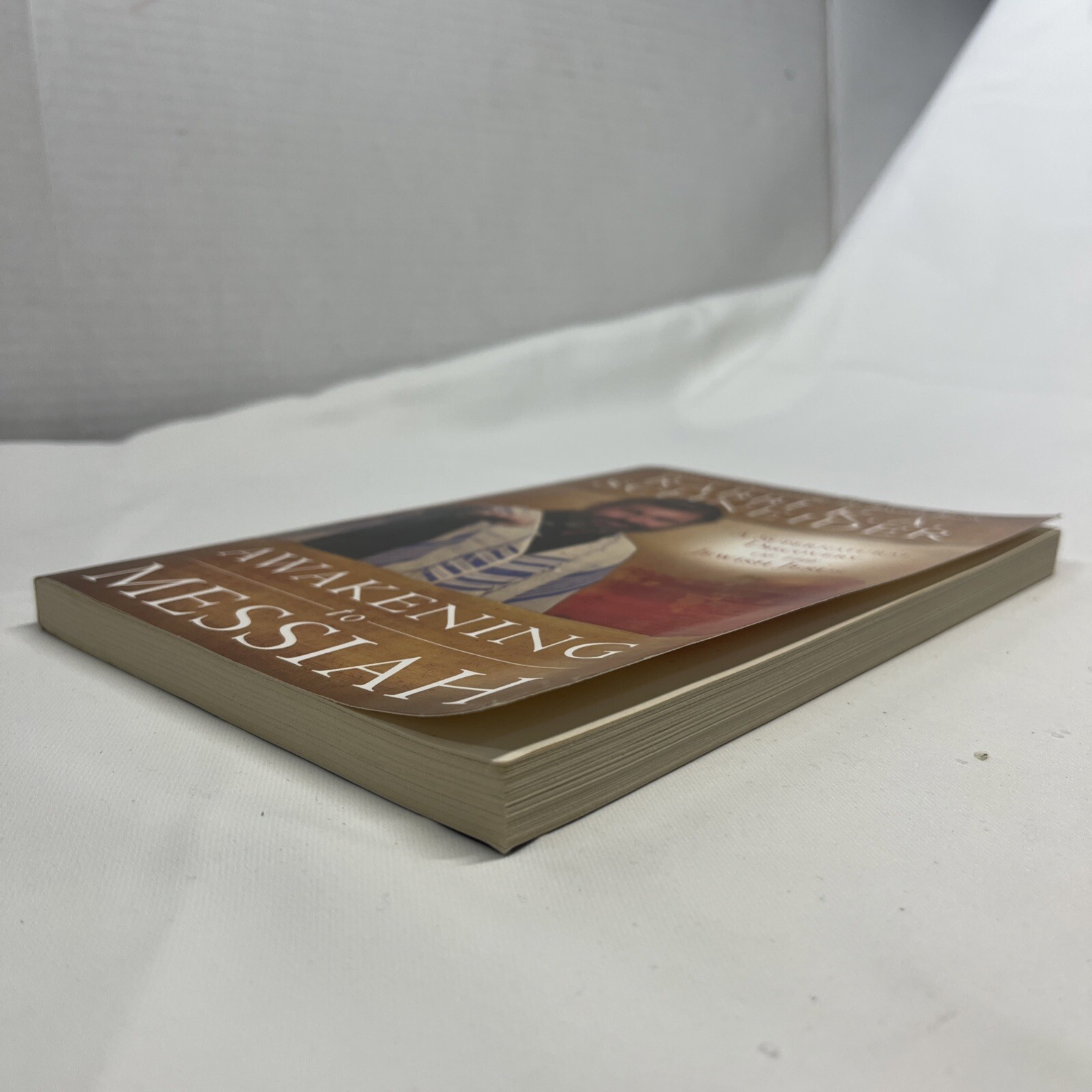 Awakening to Messiah : A…Discovery of the Jewish Jesus by Rabbi K. Schneider
