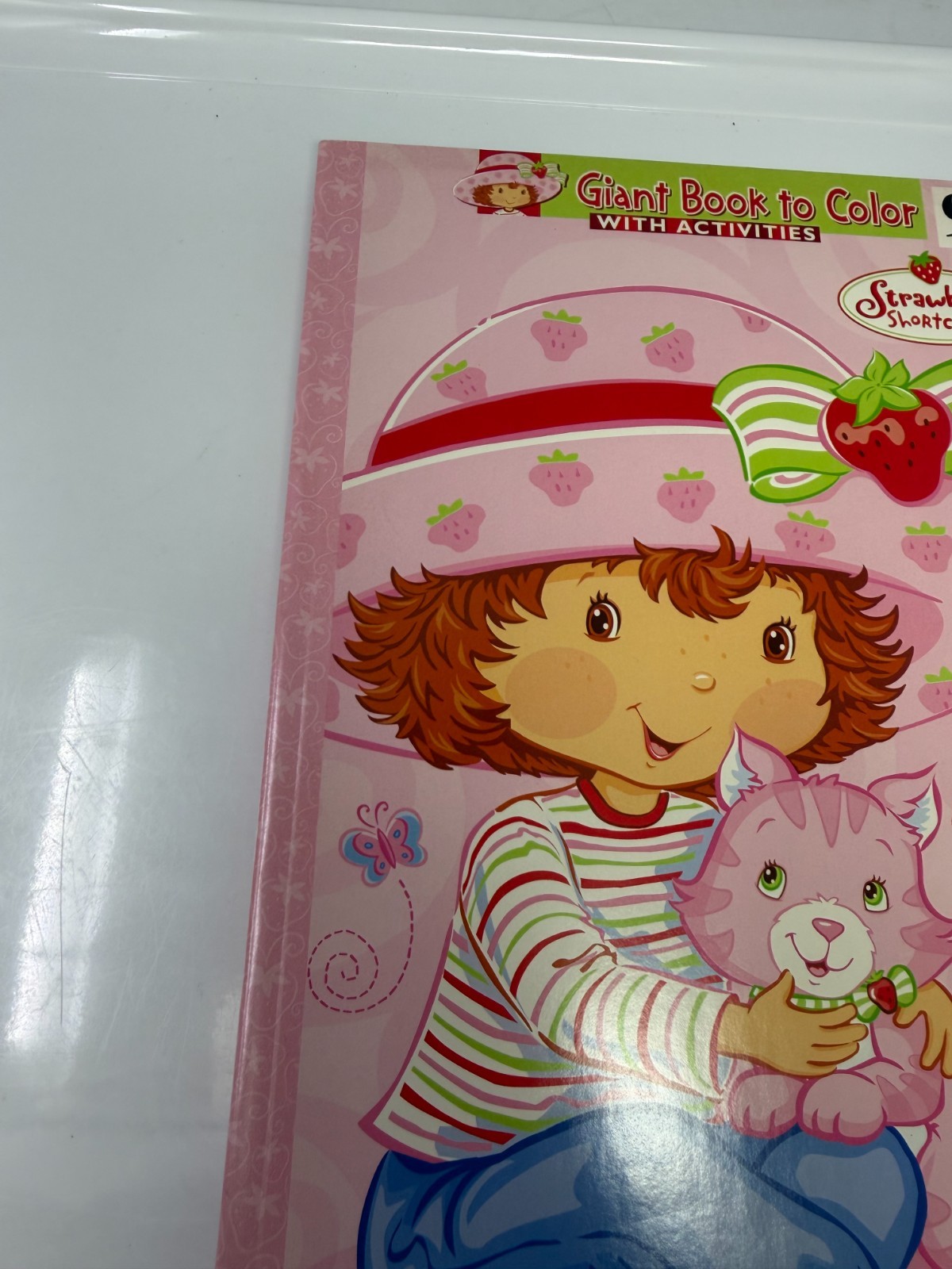 Nice Strawberry Shortcake coloring activity book 2004 .97 cents Dalmatian Press