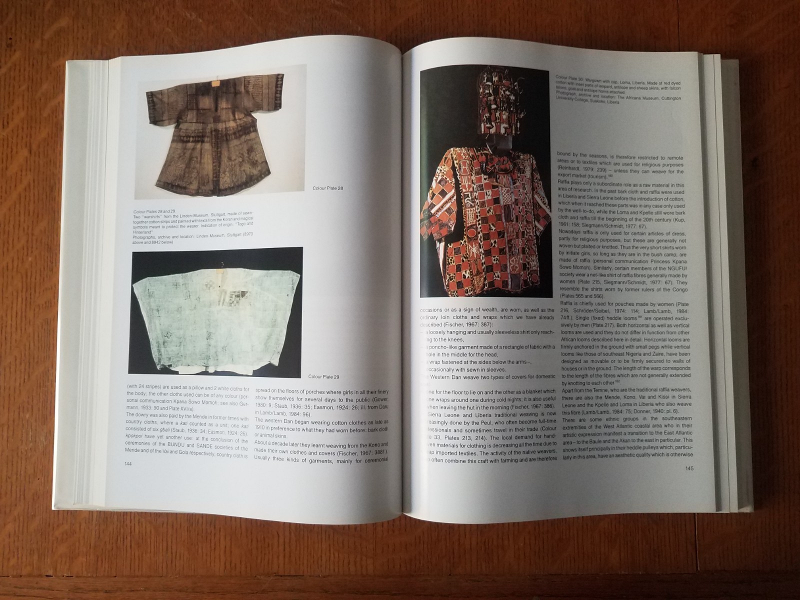 Weaving in Africa: South of the Sahara by Karl-Ferdinand Schaedler textiles NF