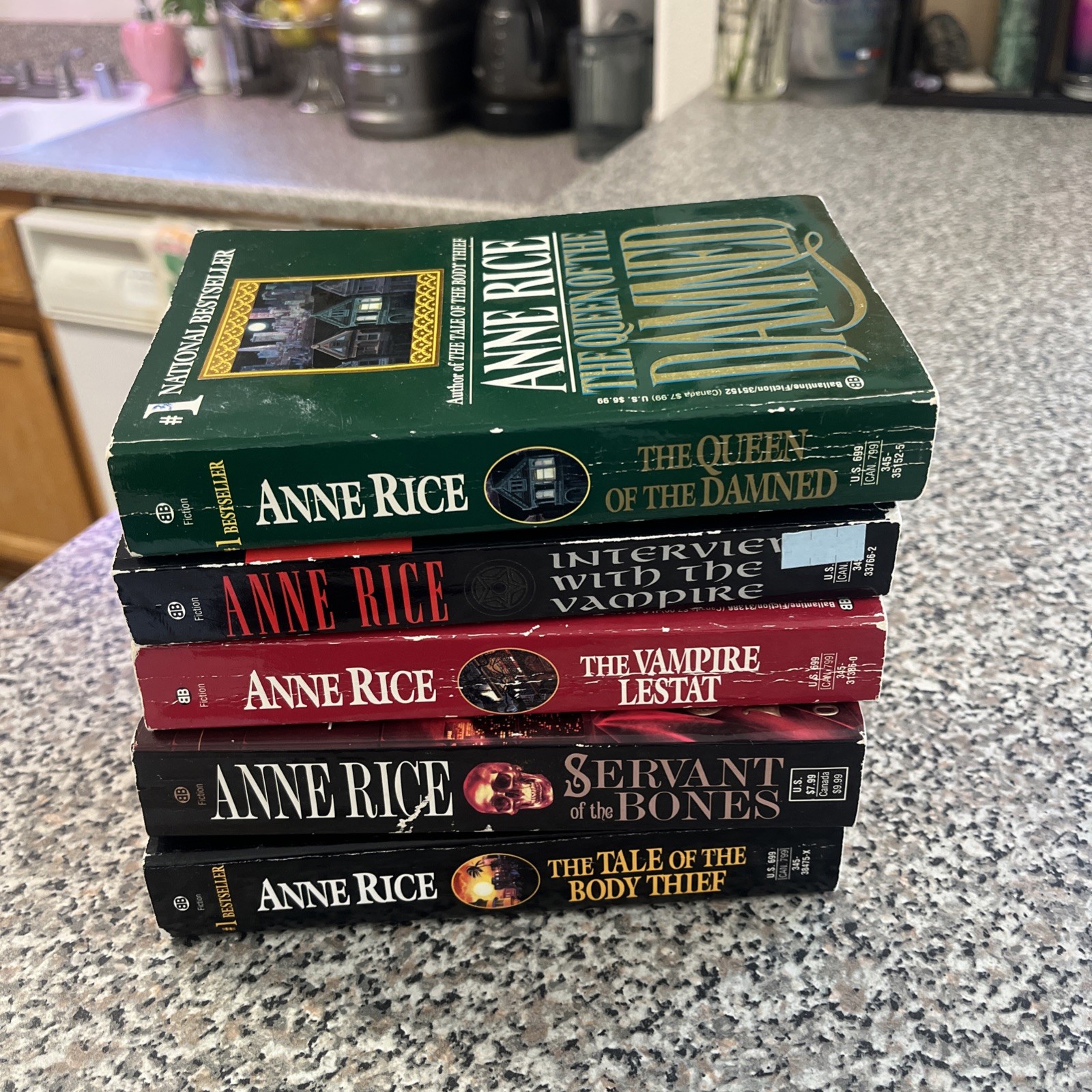 5 Anne Rice Vampire Chronicles Soft Back Book Set