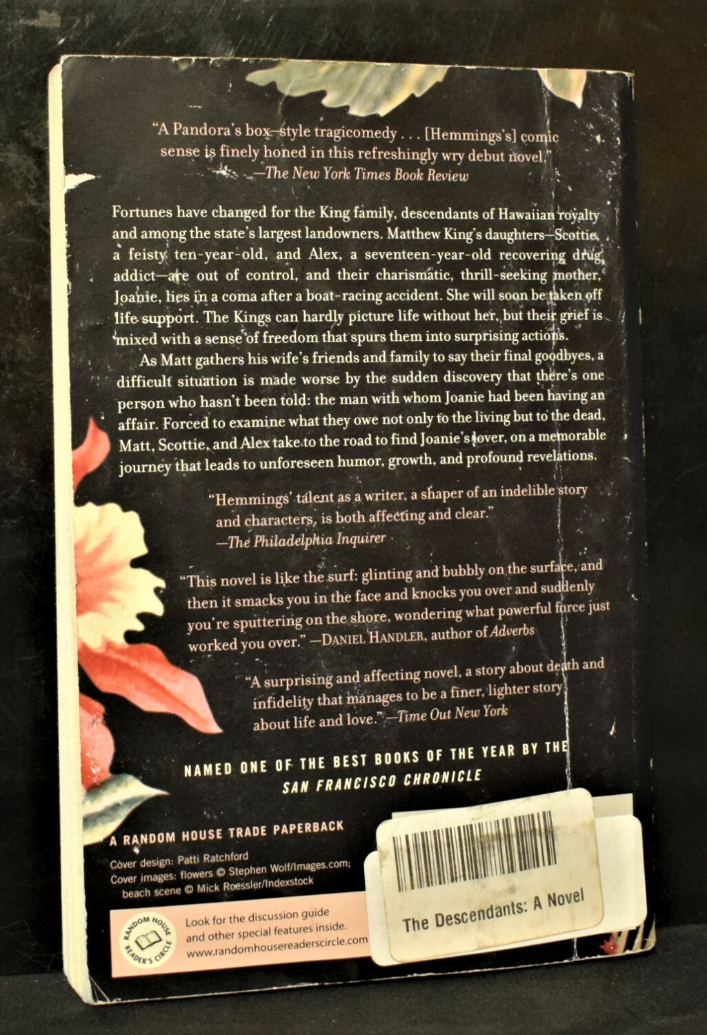 The Descendants: A Novel – By Hemmings, Kaui Hart – Paperback pages 297 – GOOD