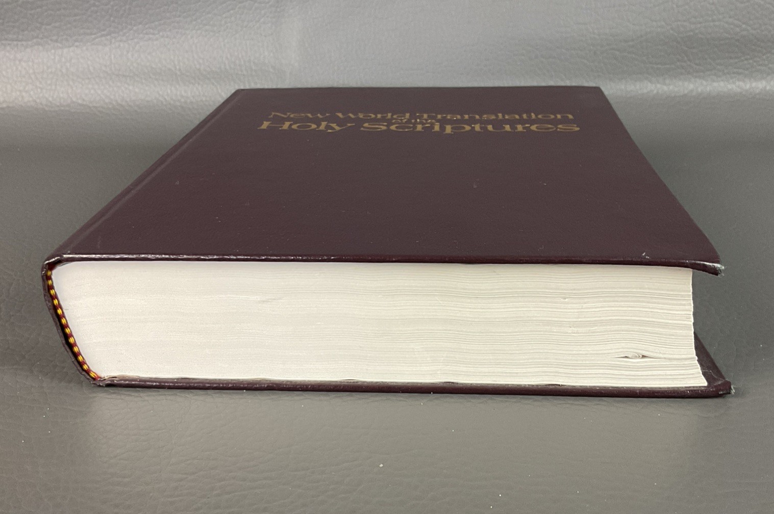 New World Translation of the Holy Scriptures Hardcover Bible 1984 Watchtower