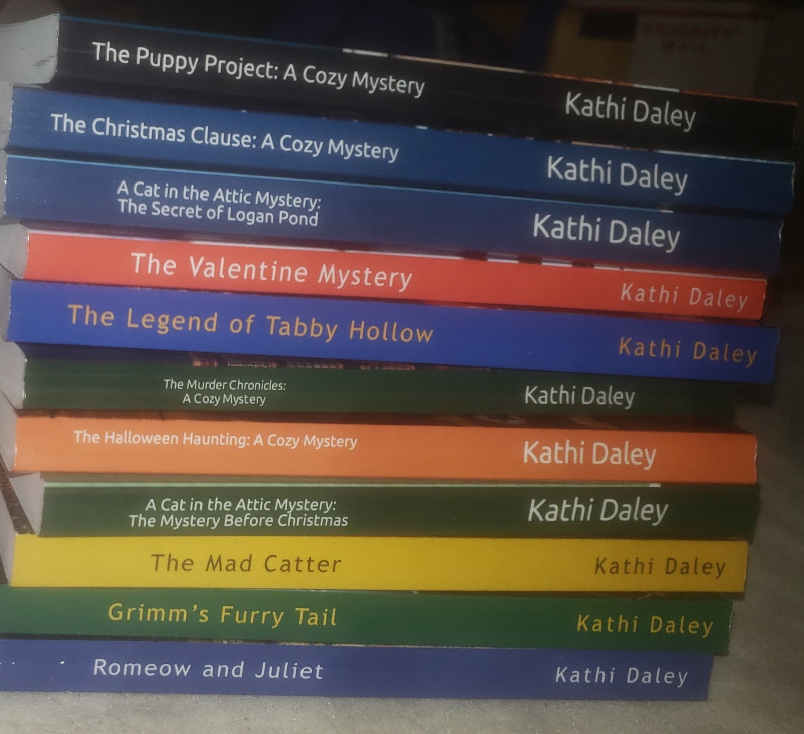 Lot 31 Kathi Daley mysteries sc books VGC
