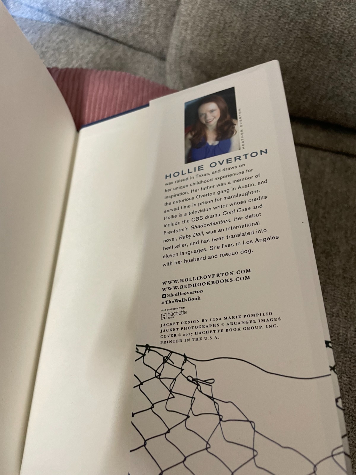 Walls by Hollie Overton (2017, Hardcover)