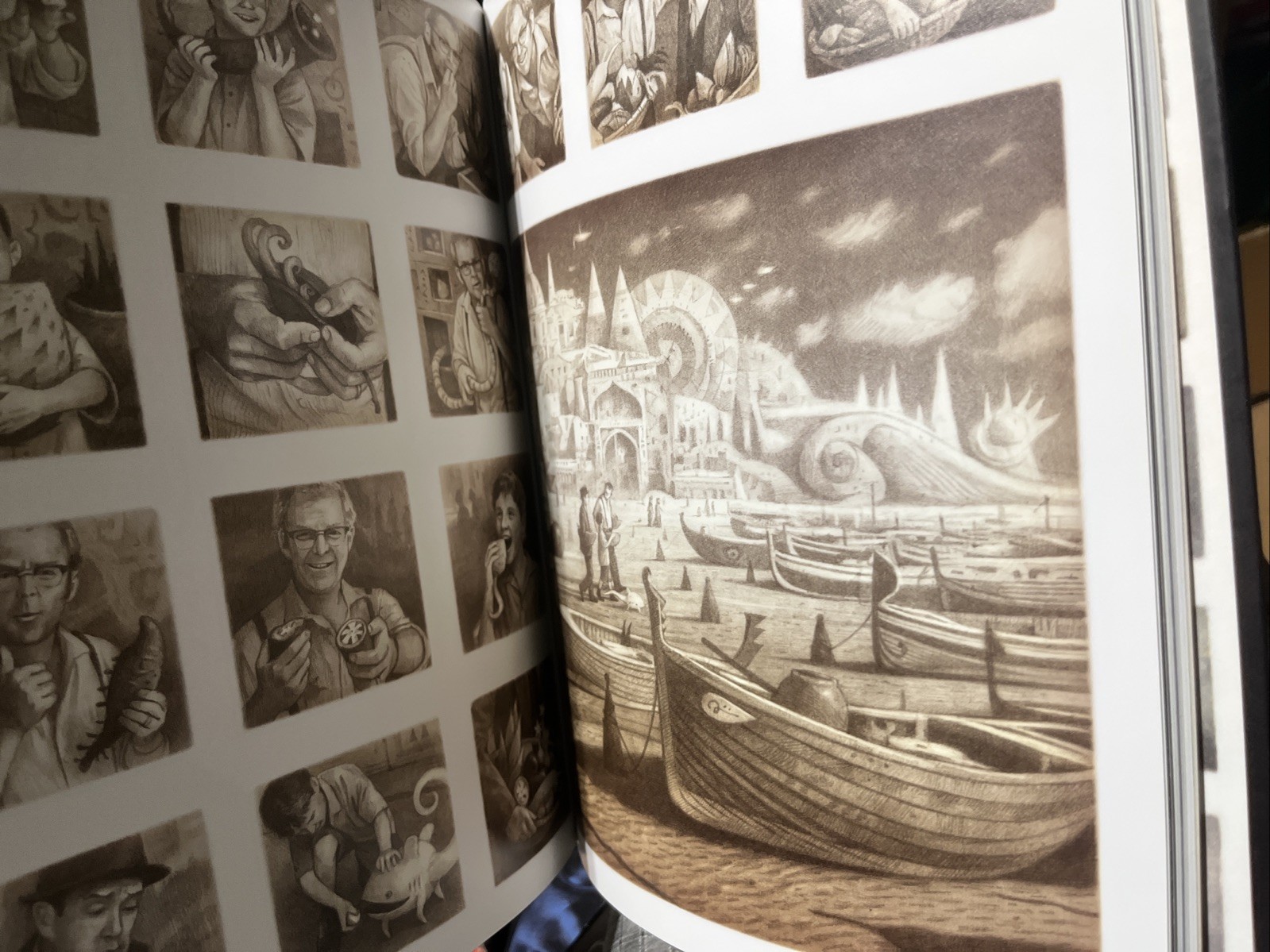 Shaun Tan The Arrival Stated First Edition HC Arthur A Levine Graphic Novel