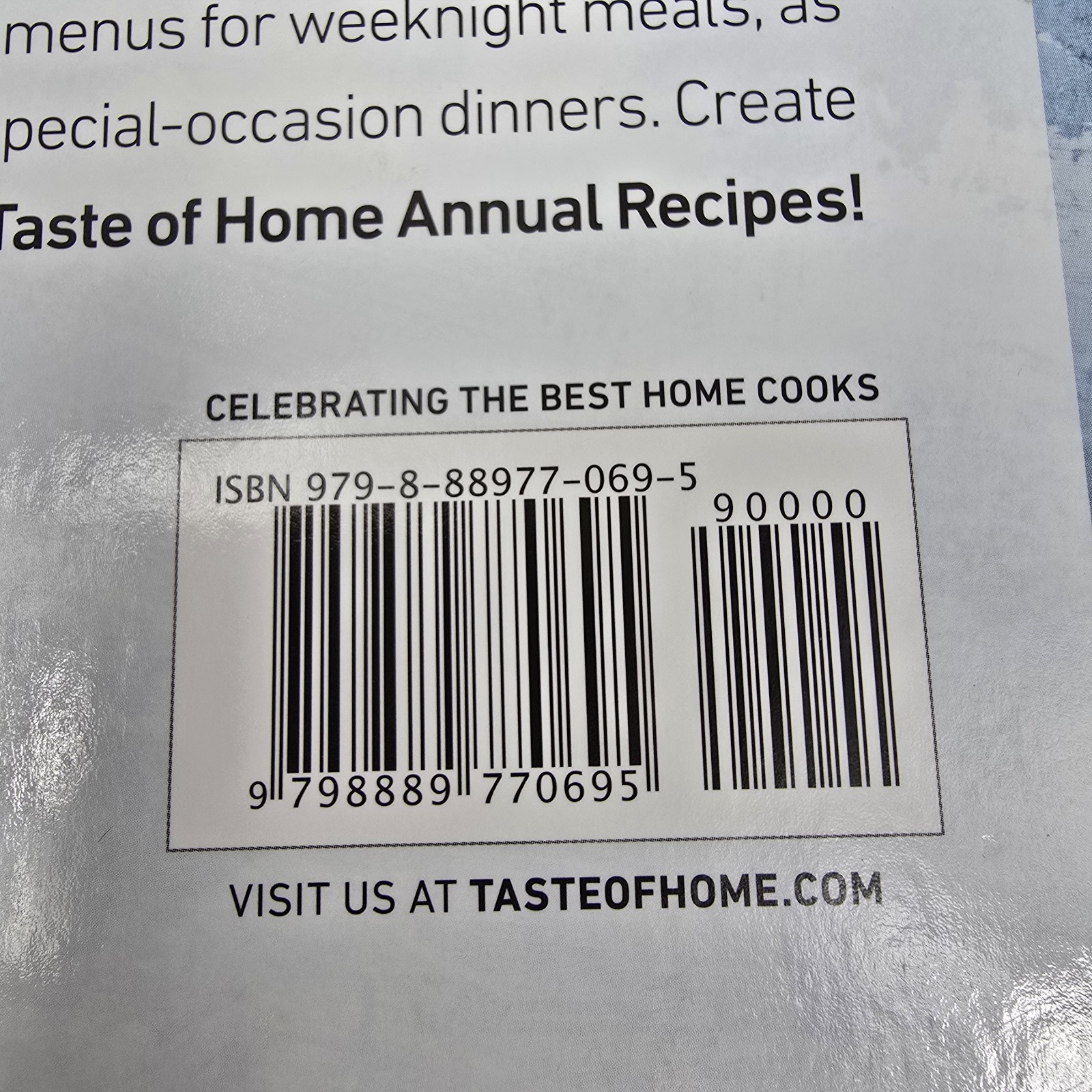 Taste of Home Annual Recipes 2025 Cookbook Hardcover Family Meals Cooking Ideas
