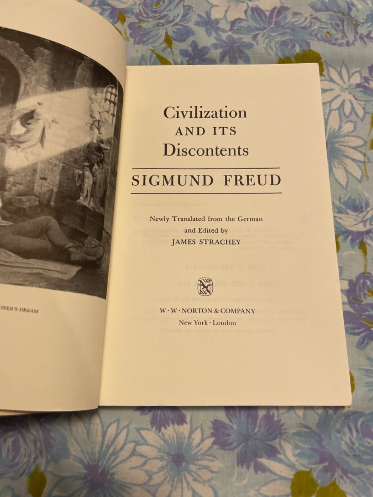 BOOK Civilization and its Discontents SIGMUND FREUD Standard Edition James Strac
