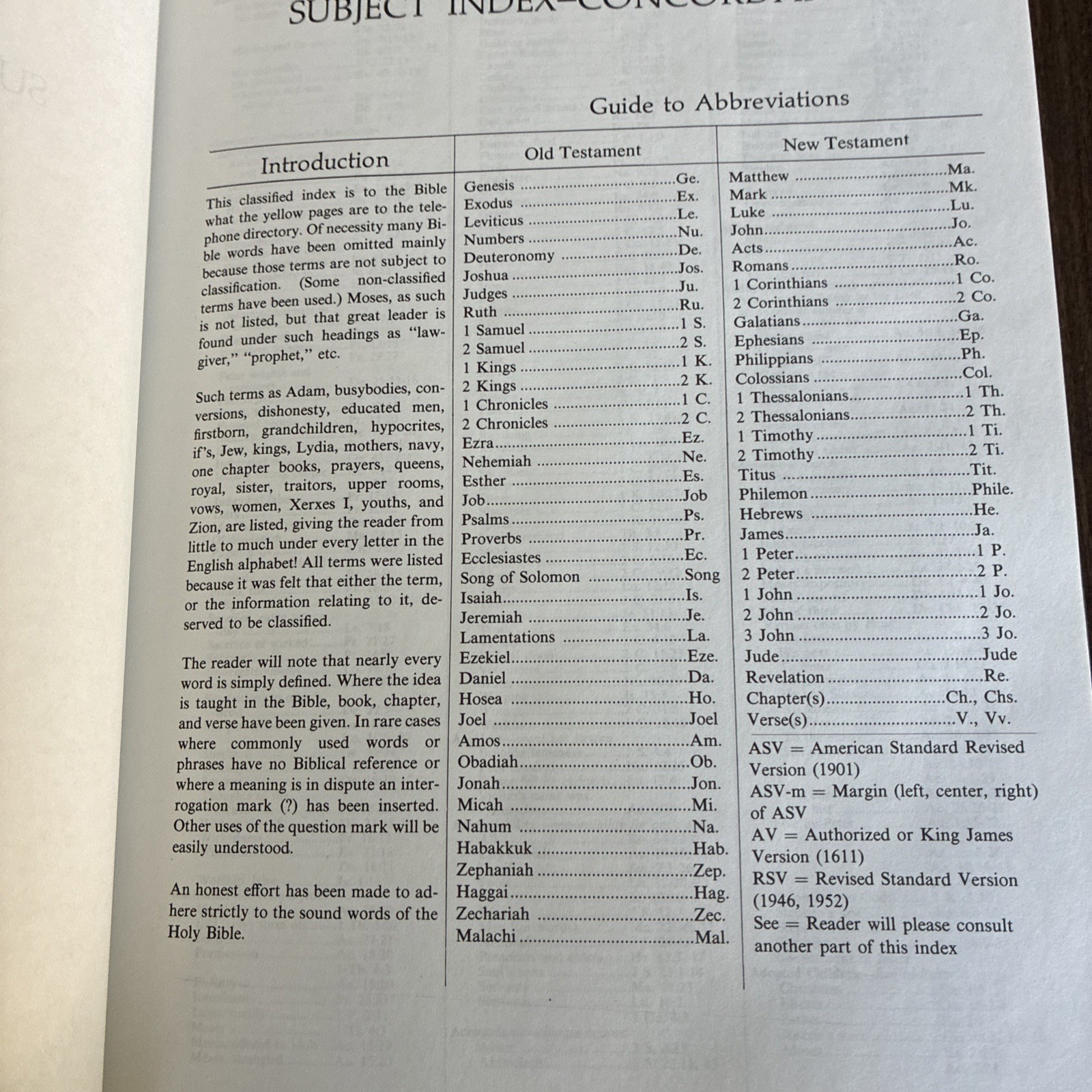 Vintage Holy Bible : Family Reference Edition