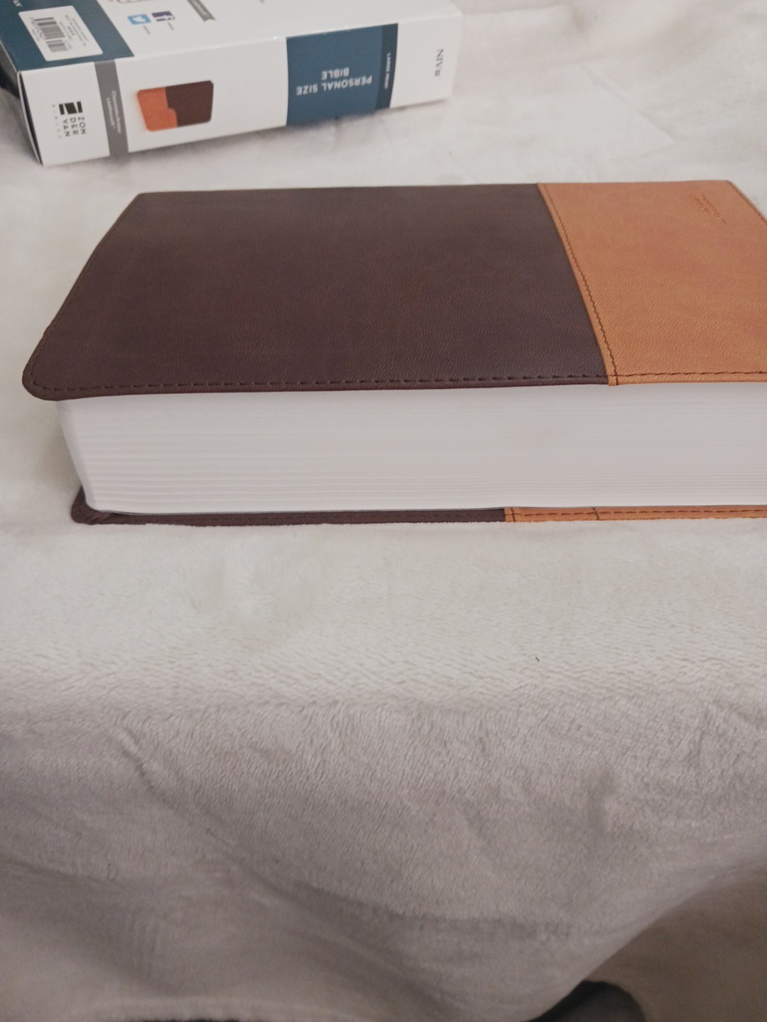 NIV Bible Large Print Lays Flat DuoTone Chocolate/Amber Leathersoft Brand New
