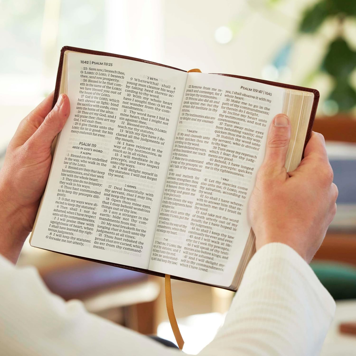 KJV Holy Bible: Personal Size Giant Print, Hardcover, Red Letter, Comfort…