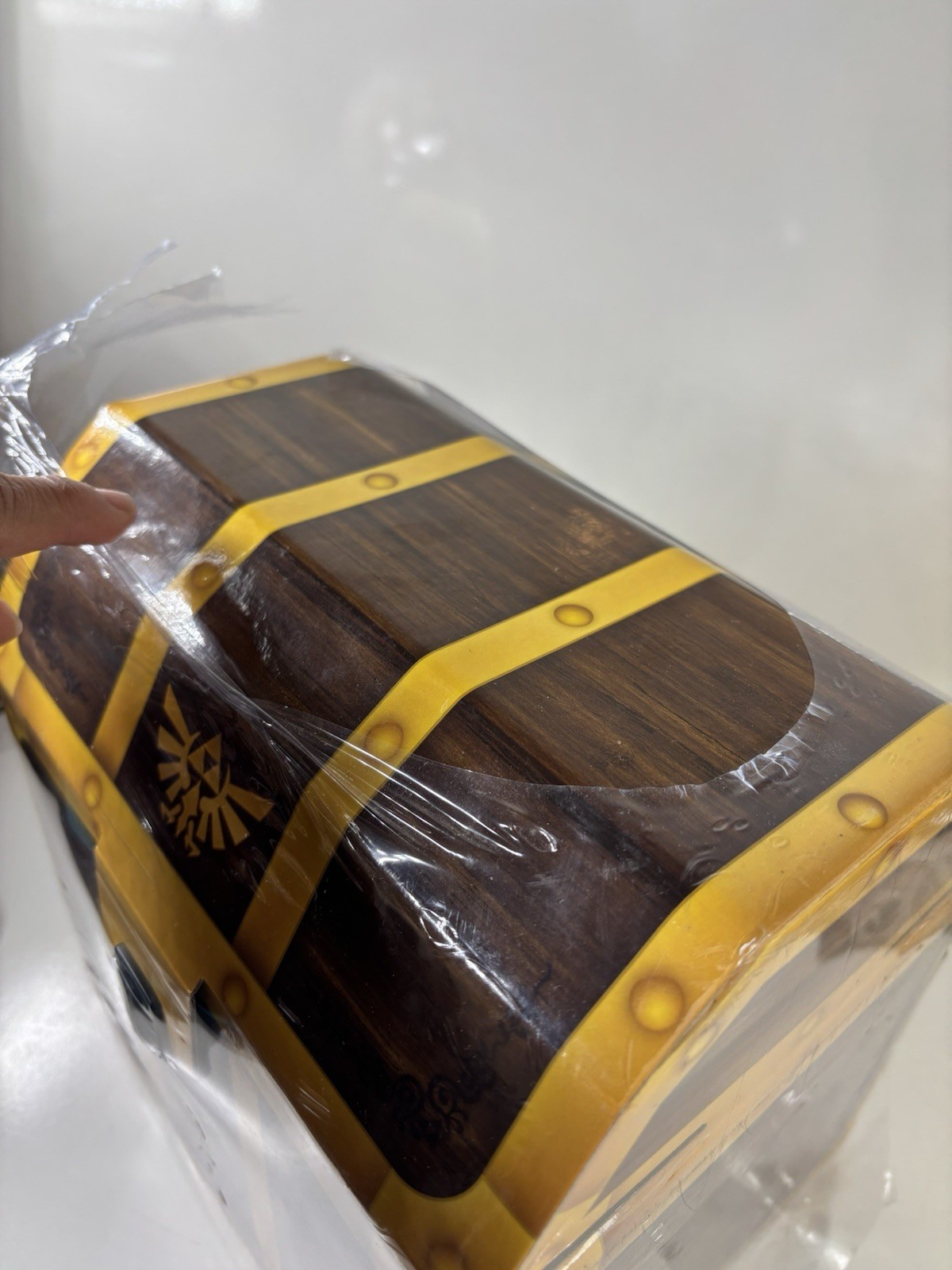 The Legend of Zelda Legendary Edition Chest Box Set Hardback with Poster Sealed