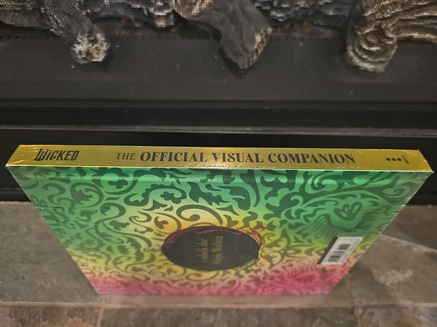 The Official Visual Companion WICKED Target Exclusive (Hardcover) NEW #0272