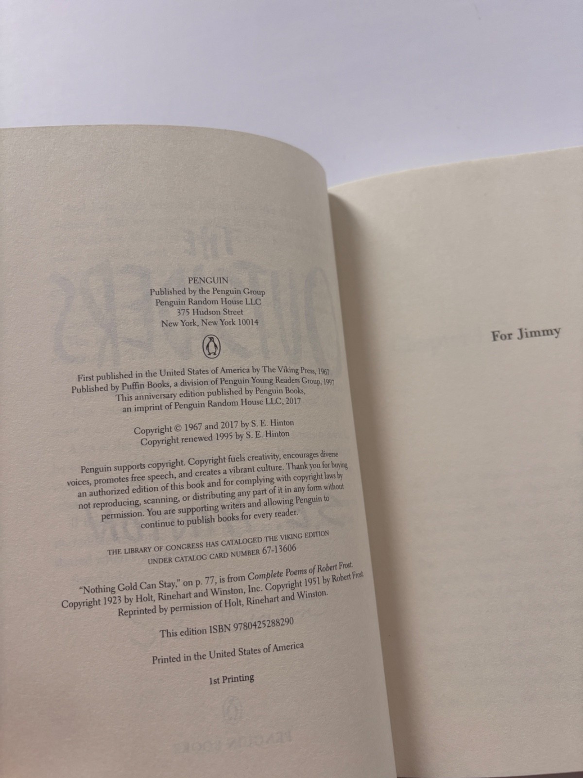 SE S E HINTON SIGNED THE OUTSIDERS 50TH ANNIVERSARY EDITION HARDCOVER BOOK A BAS