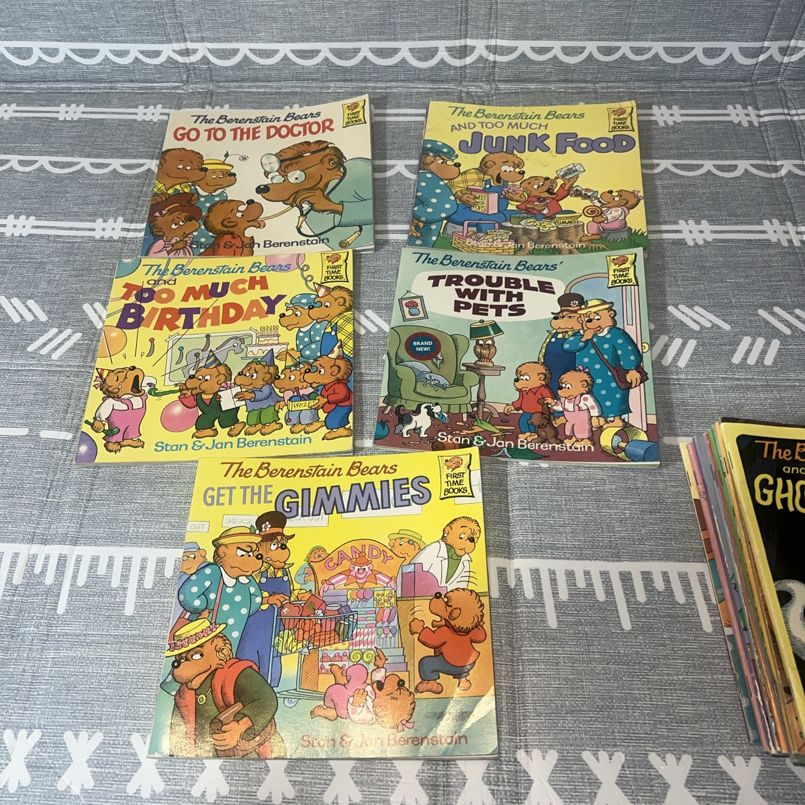 Huge Vintage Lot of 23 Berenstain Bears Books Picture Book Homeschool Morals