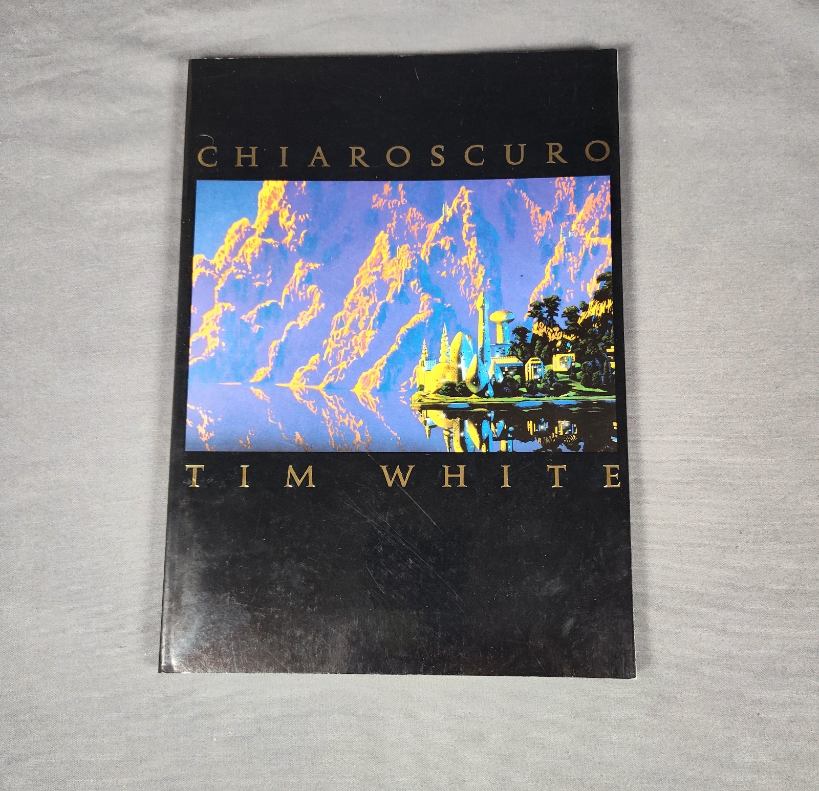 CHIAROSCURO Tim White First Edition 1988 Fantasy Sci-Fi Art Book Paper Tiger
