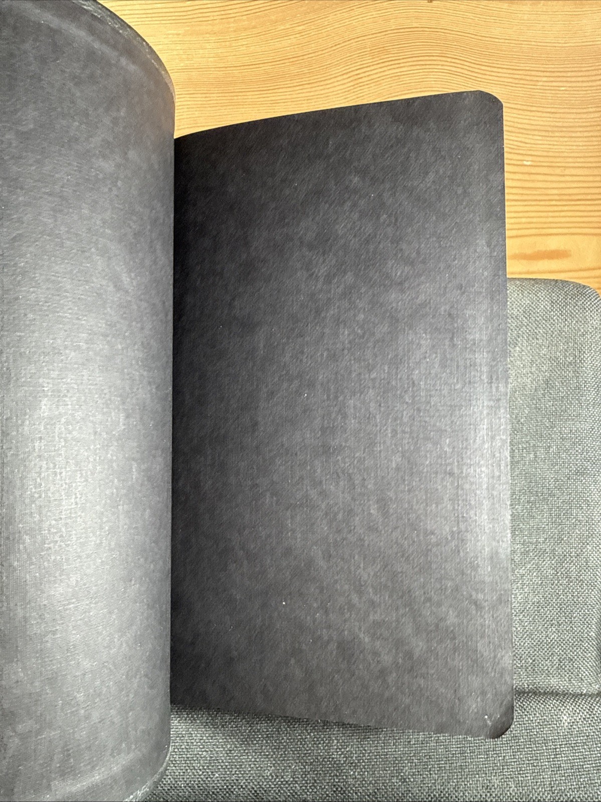 CEB Common English Thinline Bible with Apocrypha (2011 DecoTone Black)