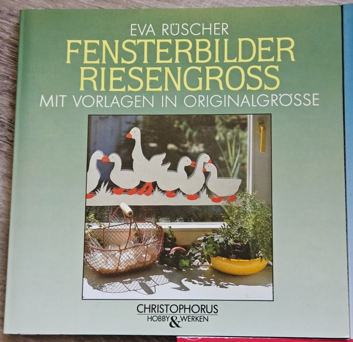 5 ’91-’93 Hobby & Werken Crafts Books w/ Patterns. Written in German Language.