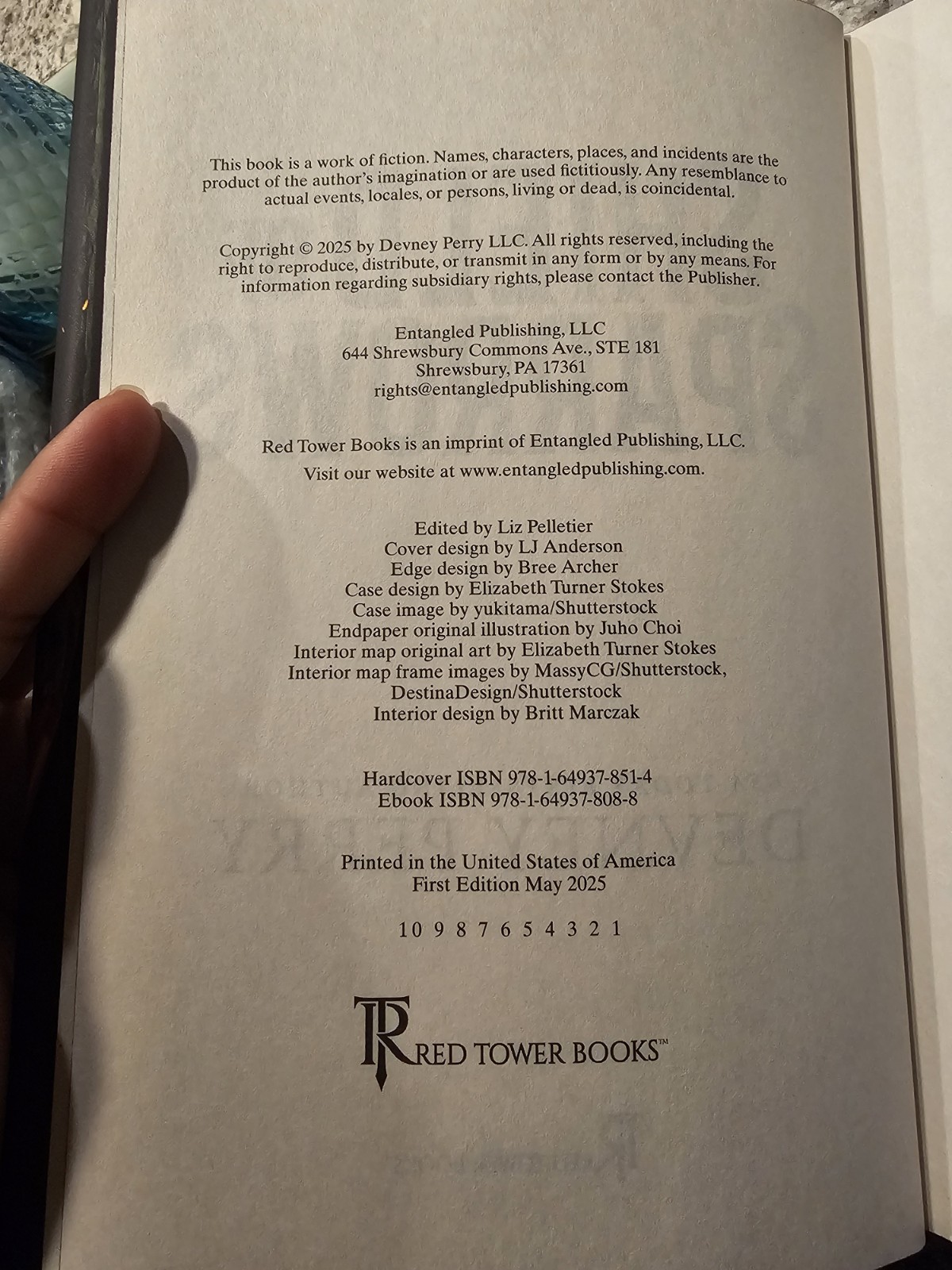 Shield of Sparrows Deluxe Edition Sprayed Edges Devney Perry 1st Edition
