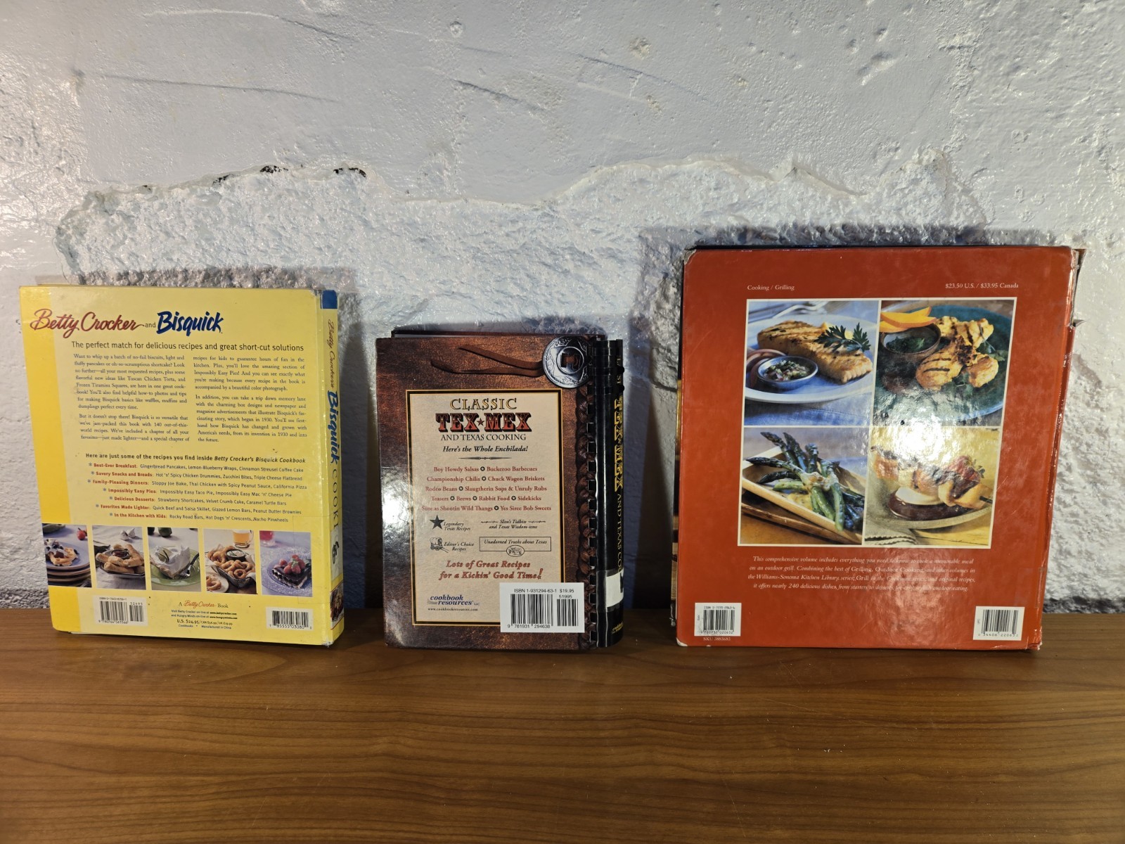 Lot Of 3 Vintage Cookbooks Betty Crocker Bisquick, Williams Sonoma, 1990s/2000s