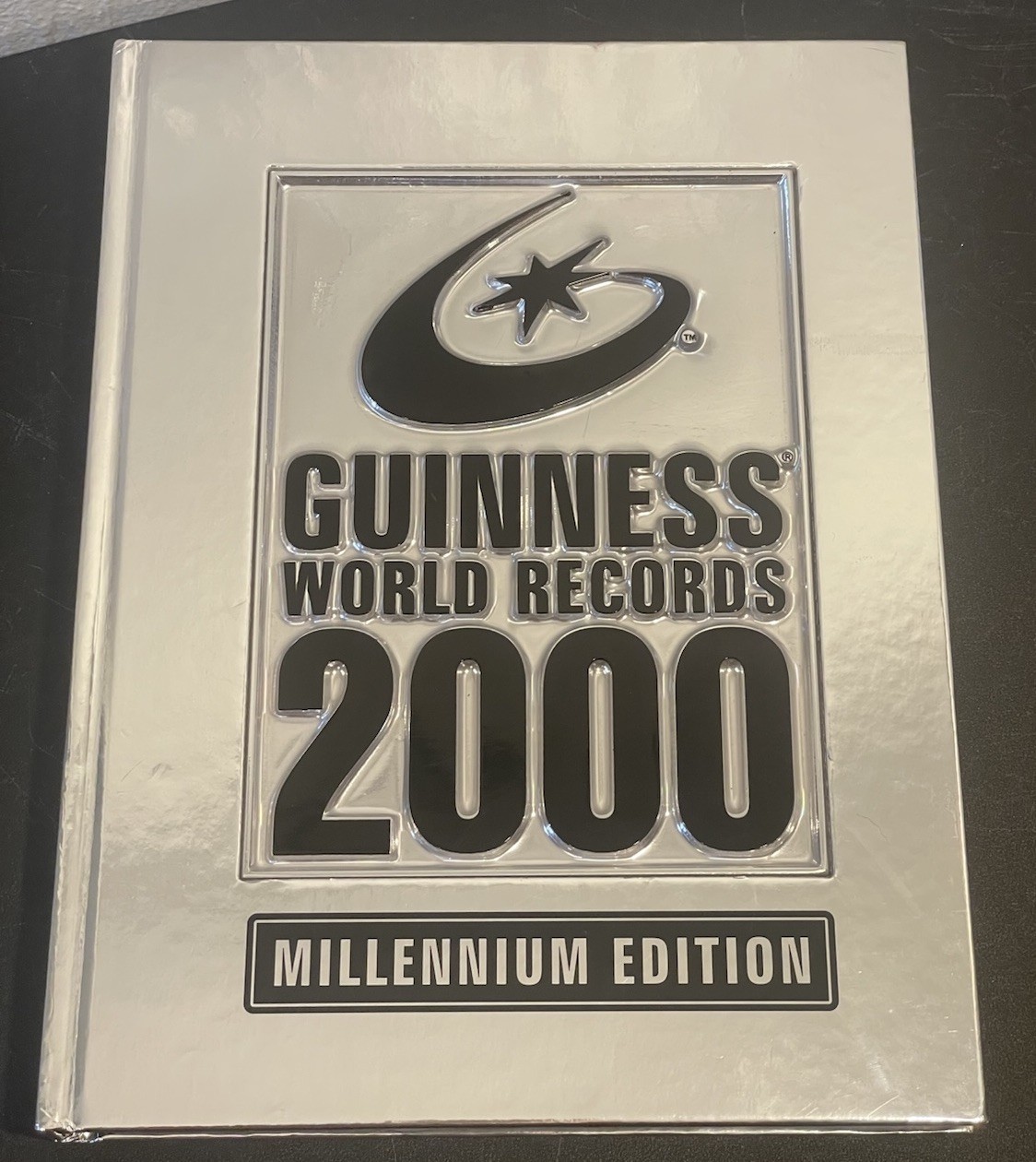 VTG Guinness World Records 2000 Millennium Edition Silver Cover Y2K