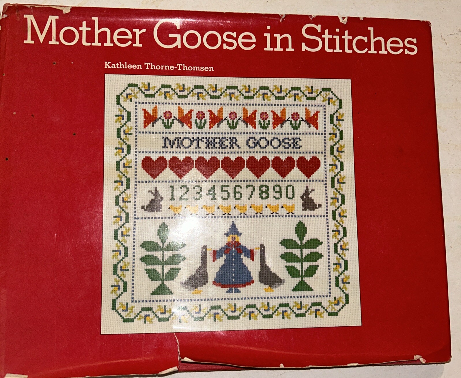 1976 MOTHER GOOSE IN STITCHES’ VINTAGE HC/DJ 1st K. THORNE-THOMSEN Cross Stitch