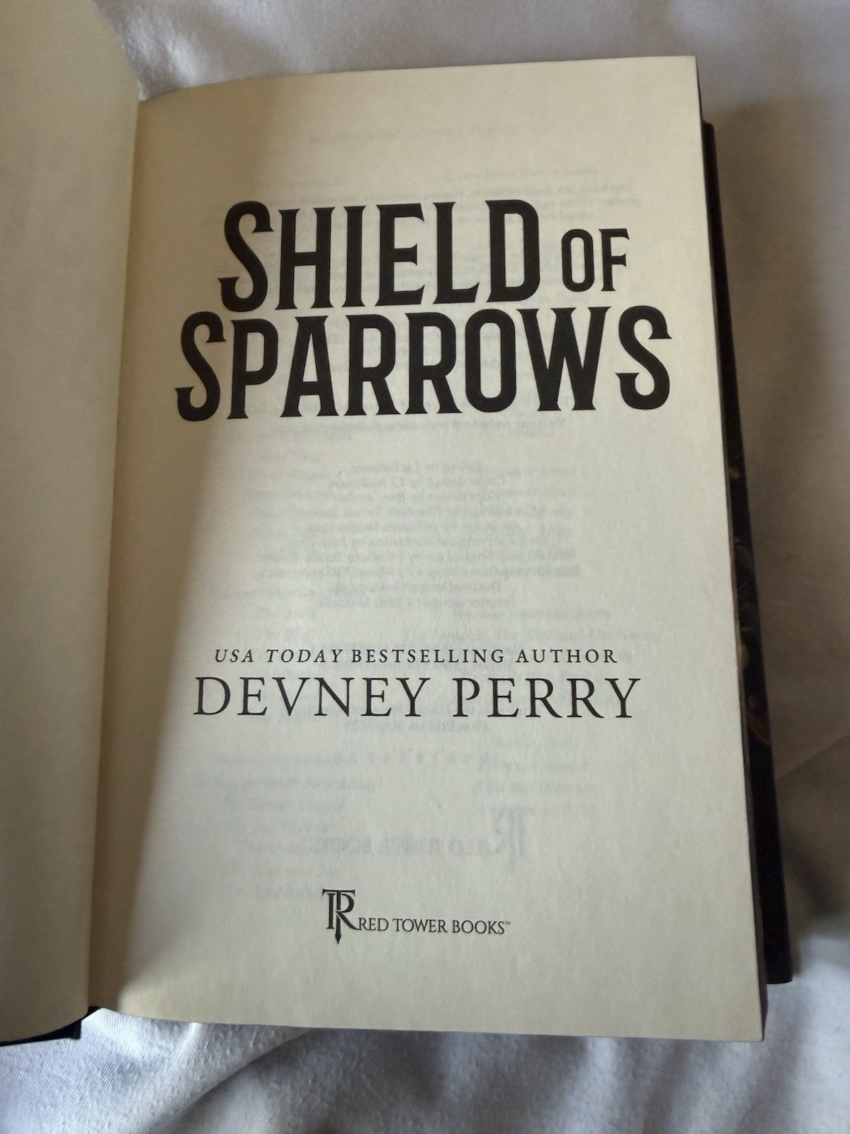 Shield of Sparrows Deluxe Edition Sprayed Edges Devney Perry Romantasy