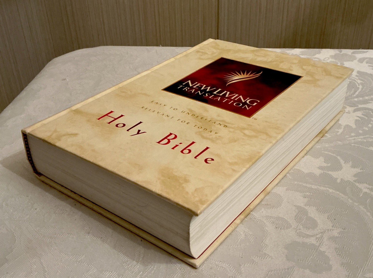 HOLY BIBLE New Living Translation by Tyndale House Publishers Inc Hardcover